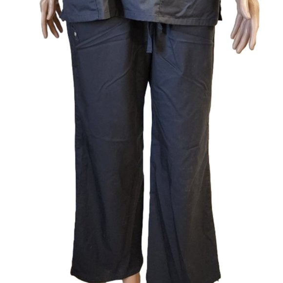 Scrubs stretch - Picture 2 of 2